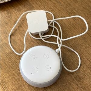 NWOT Amazon Echo Dot in White